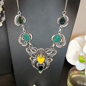 Balinese face statue yellow and green quartz necklace
